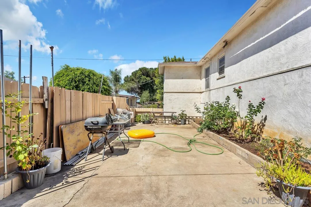 7127-7129 Saranac Street