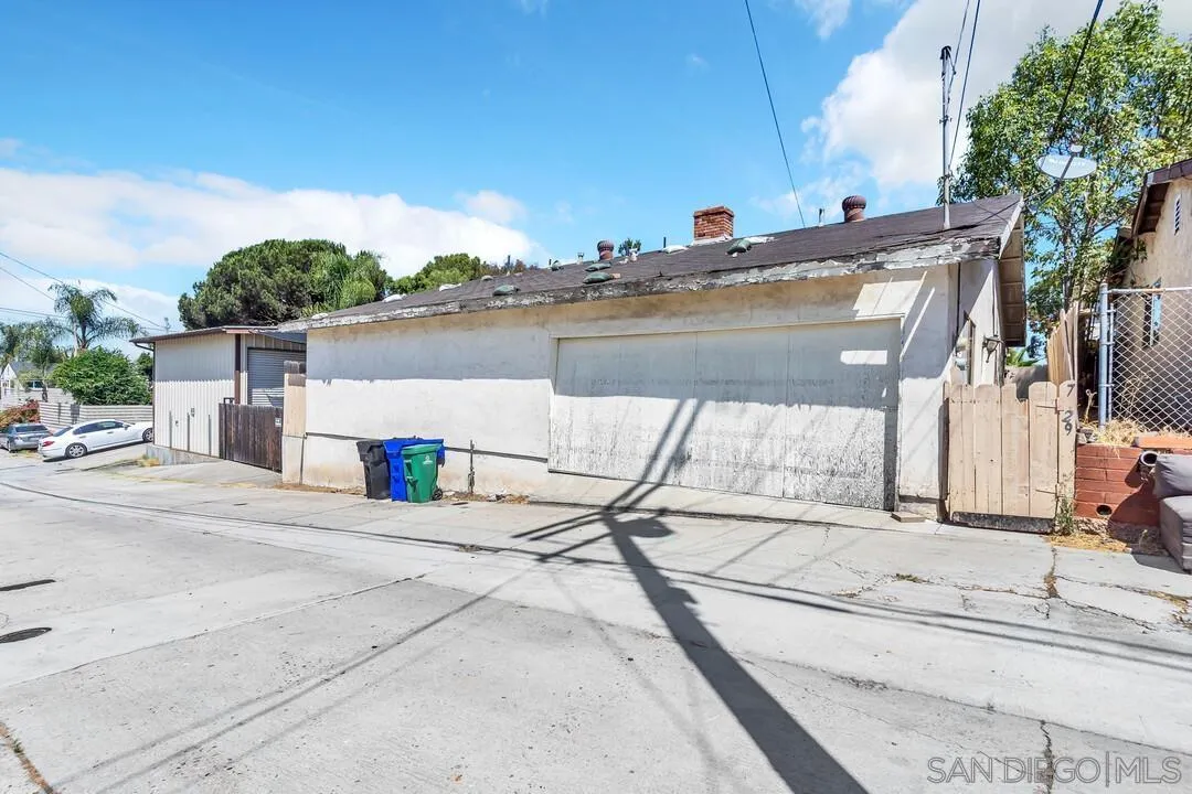 7127-7129 Saranac Street