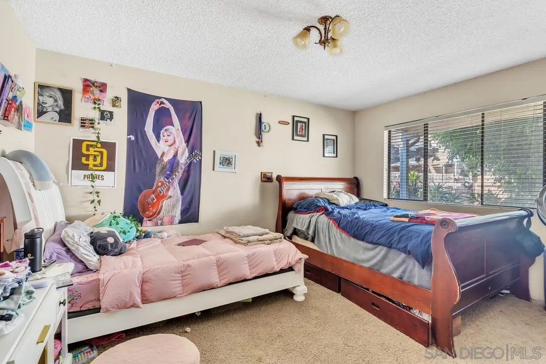 7127-7129 Saranac Street