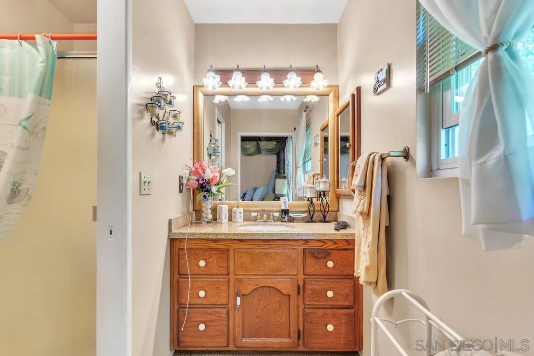 7127-7129 Saranac Street