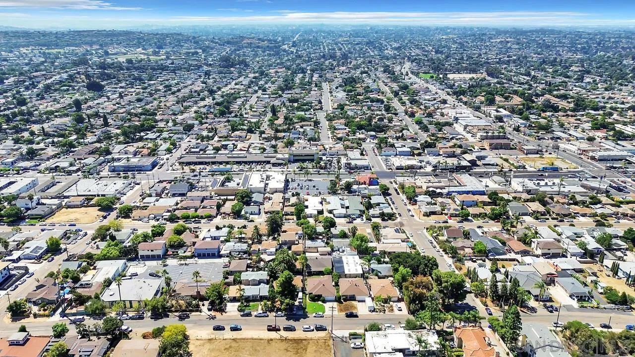 7127-7129 Saranac Street