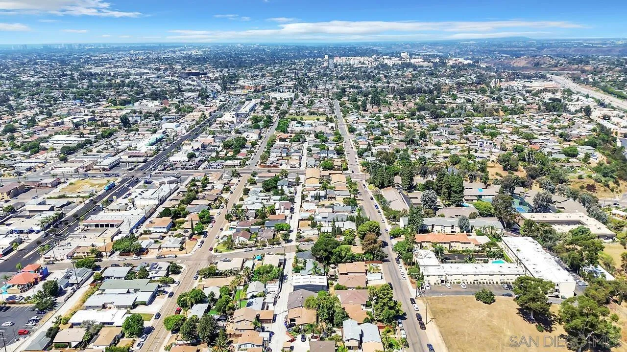 7127-7129 Saranac Street