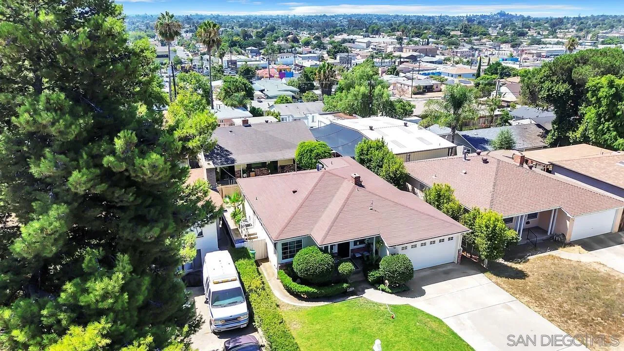 7127-7129 Saranac Street