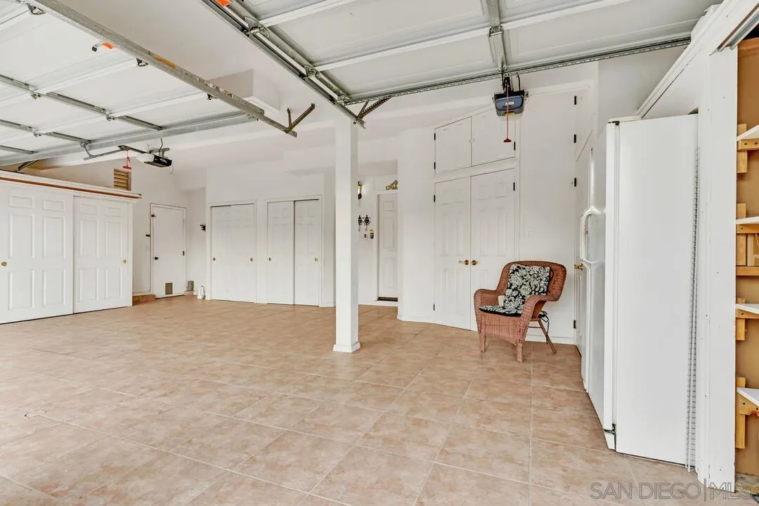 45703 Calle Ayora