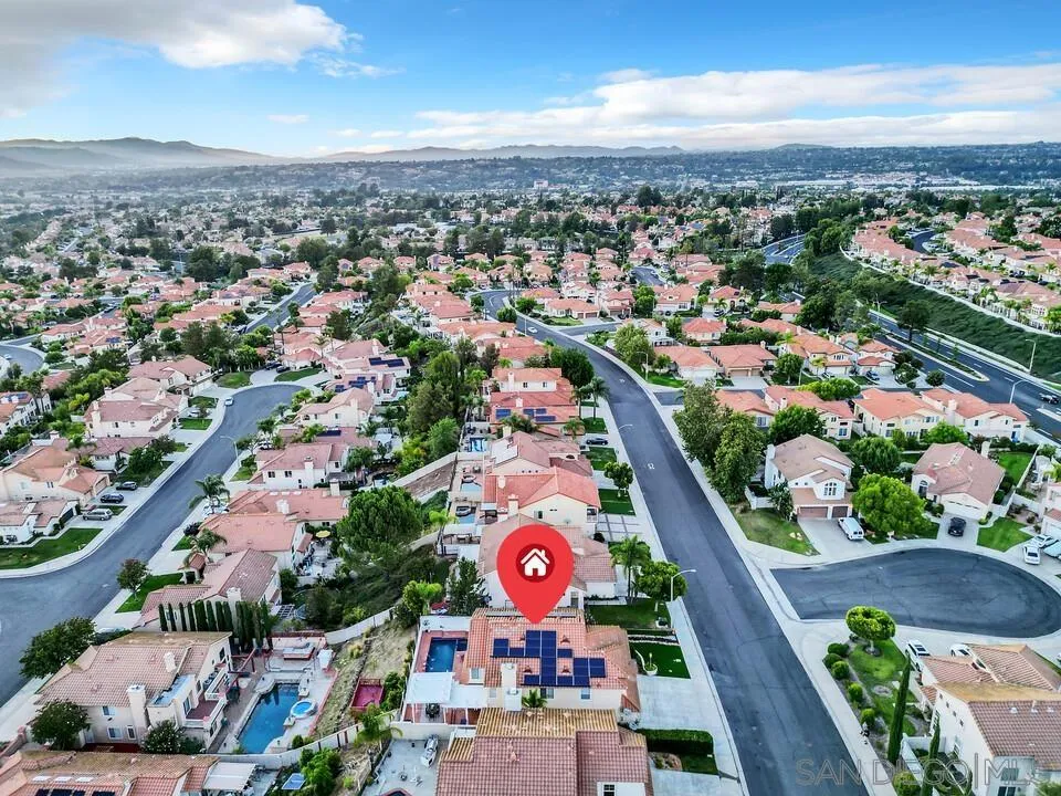 45703 Calle Ayora