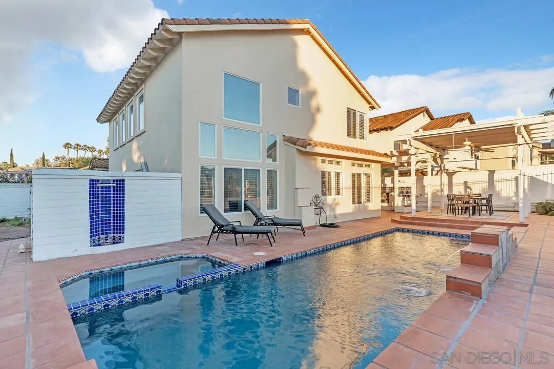 45703 Calle Ayora