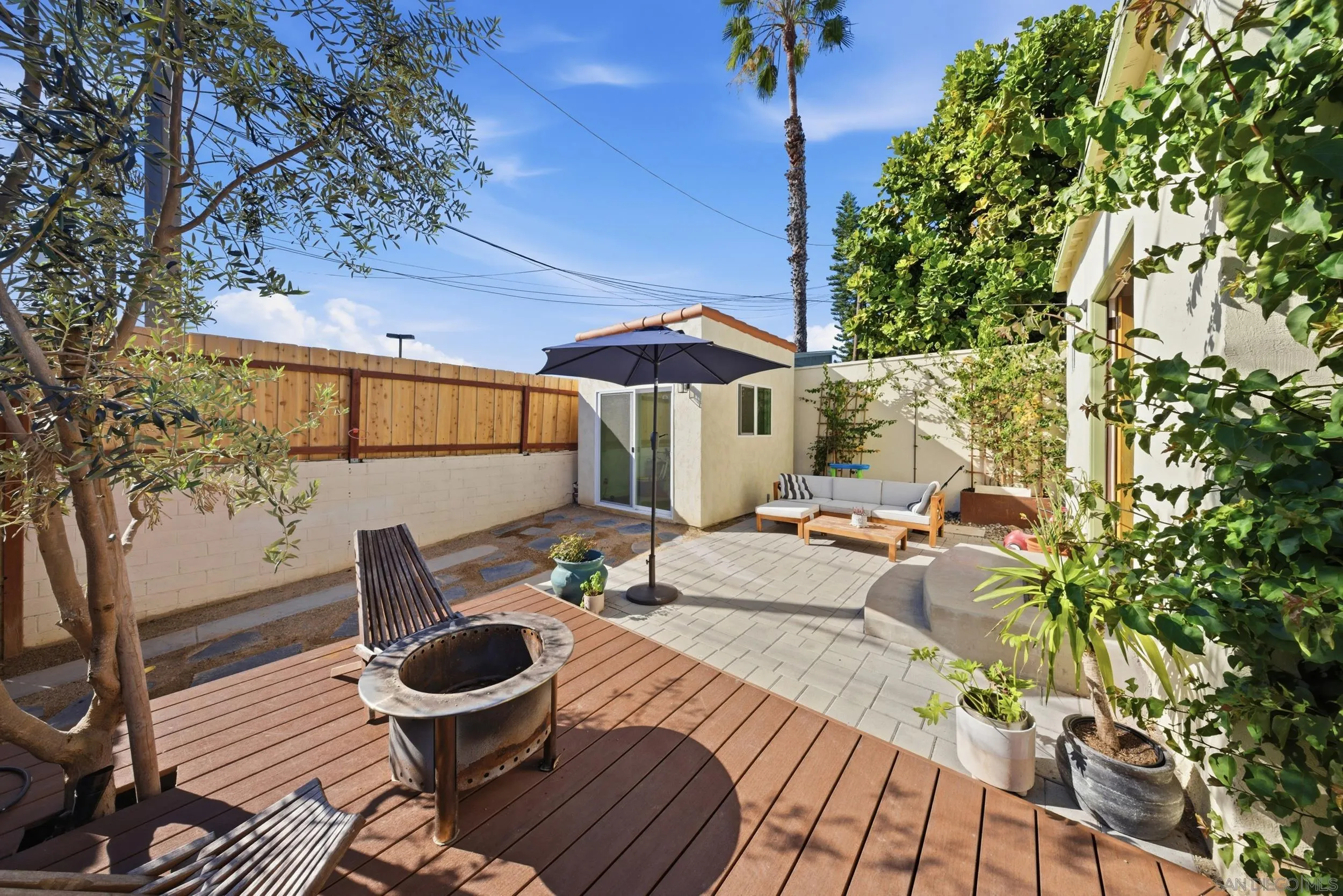 4756 E Mountain View Dr