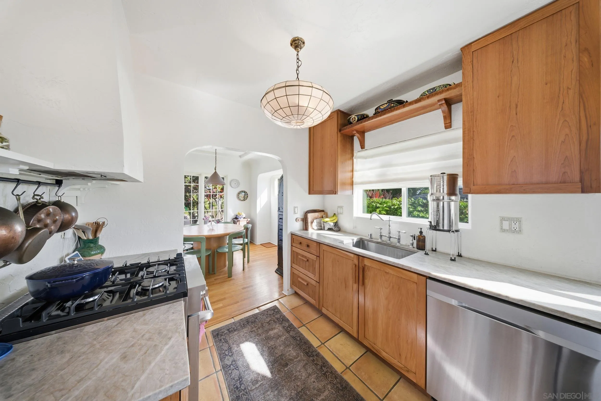 4756 E Mountain View Dr