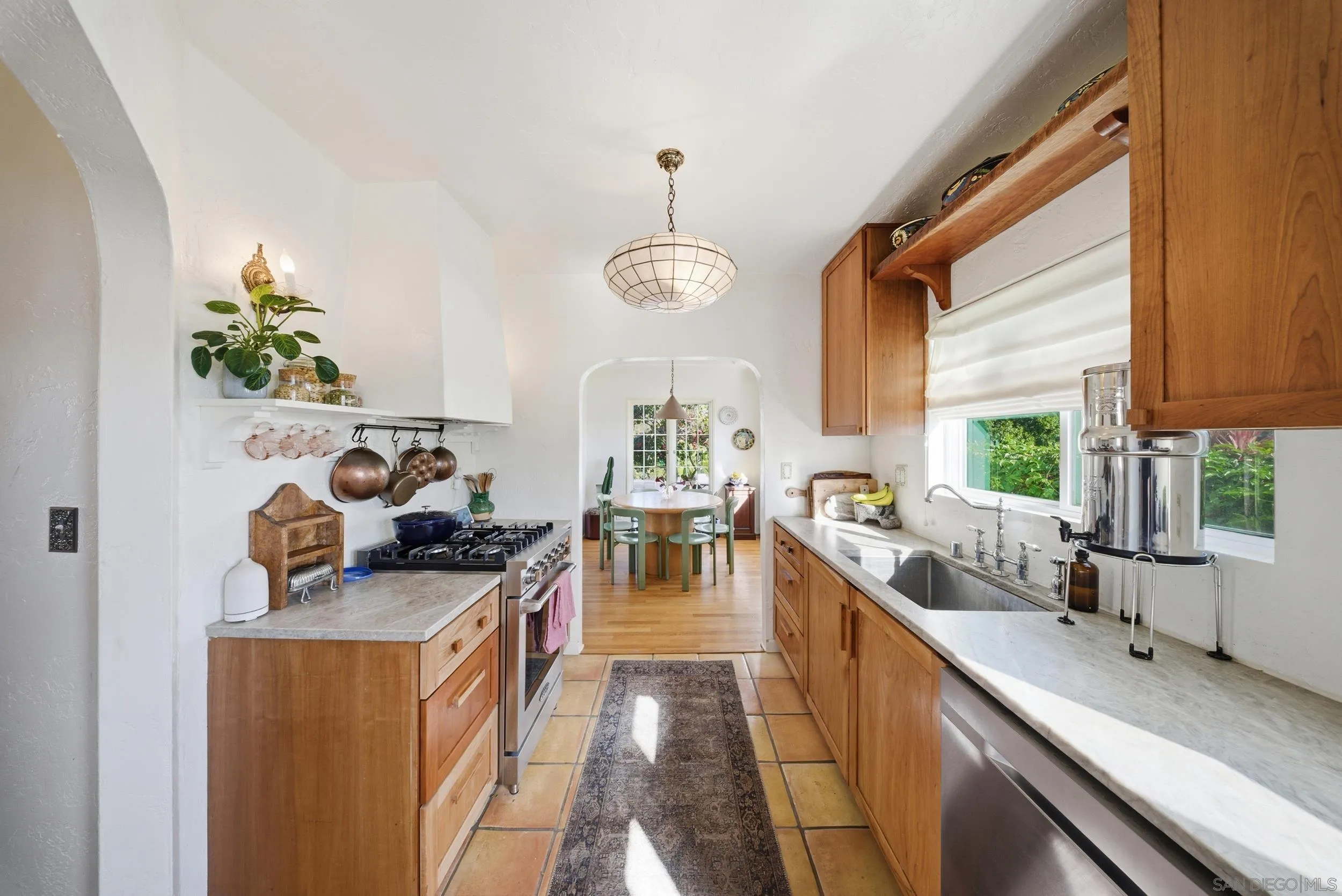 4756 E Mountain View Dr