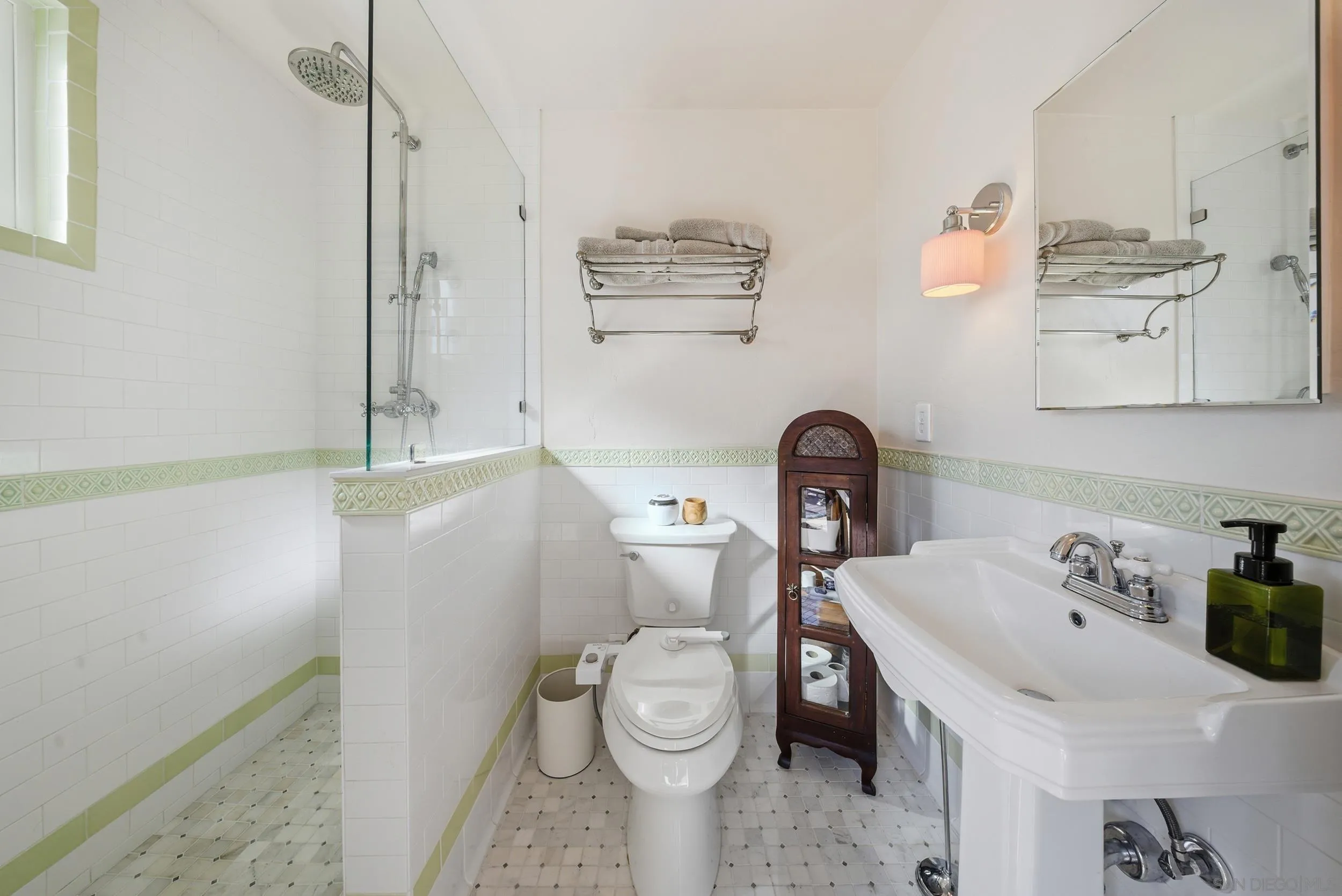 4756 E Mountain View Dr