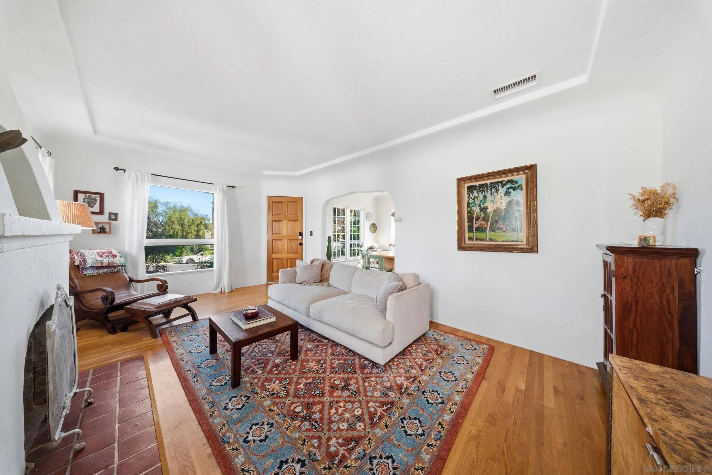 4756 E Mountain View Dr