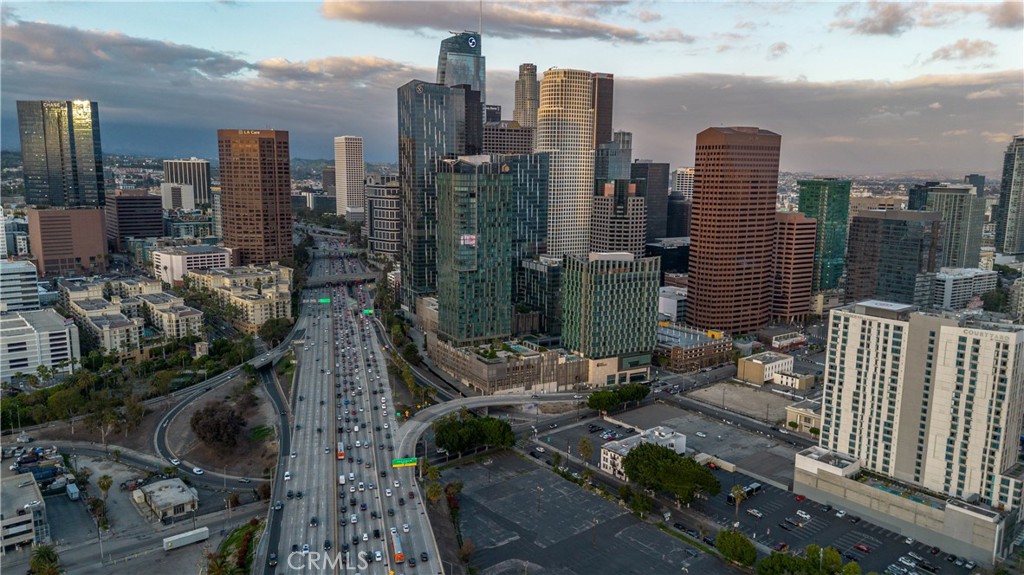 889 Francisco Street 806