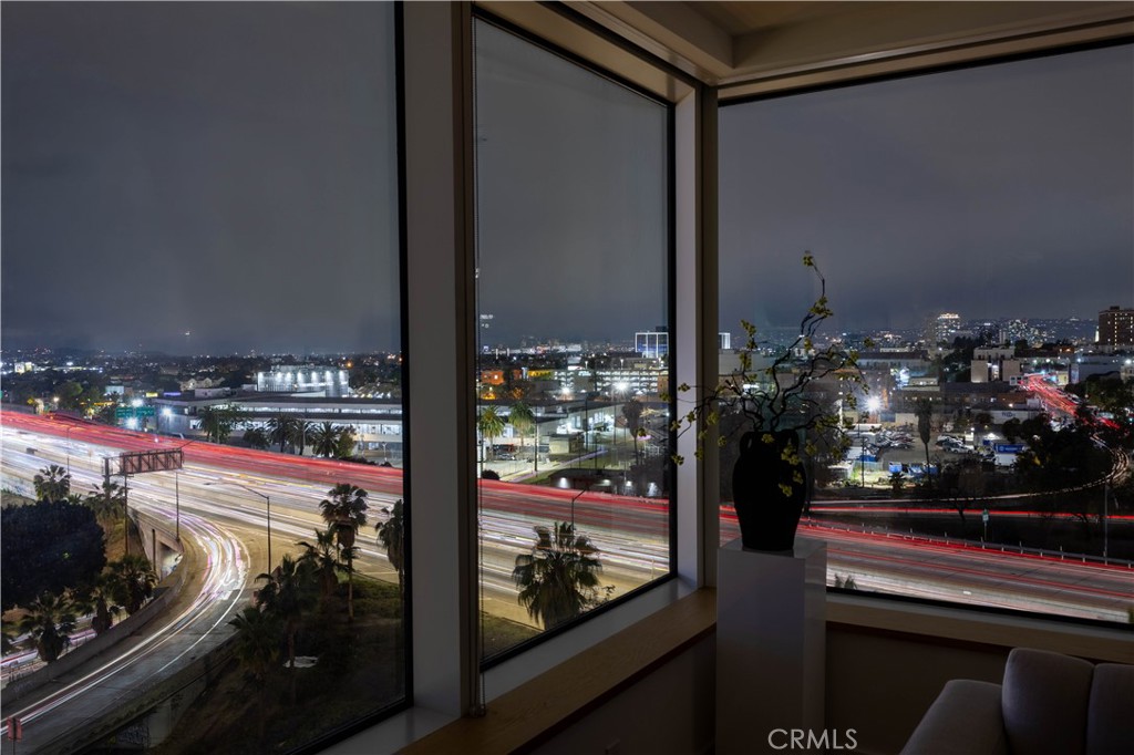 889 Francisco Street 806