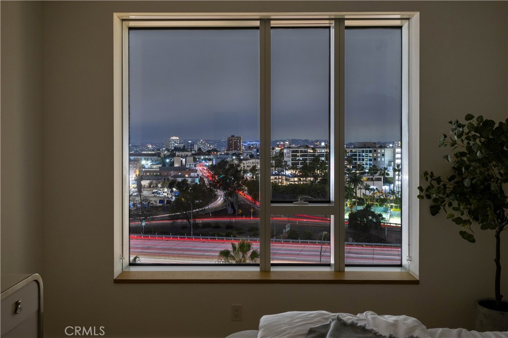 889 Francisco Street 806