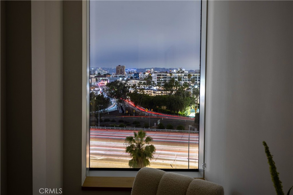 889 Francisco Street 806