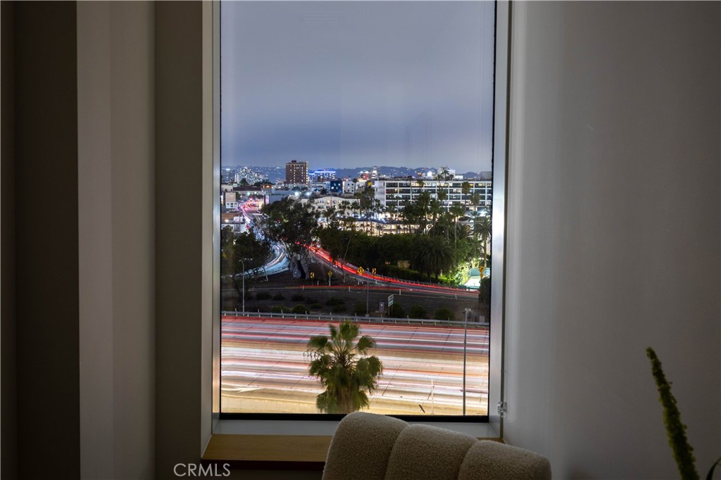 889 Francisco Street 806