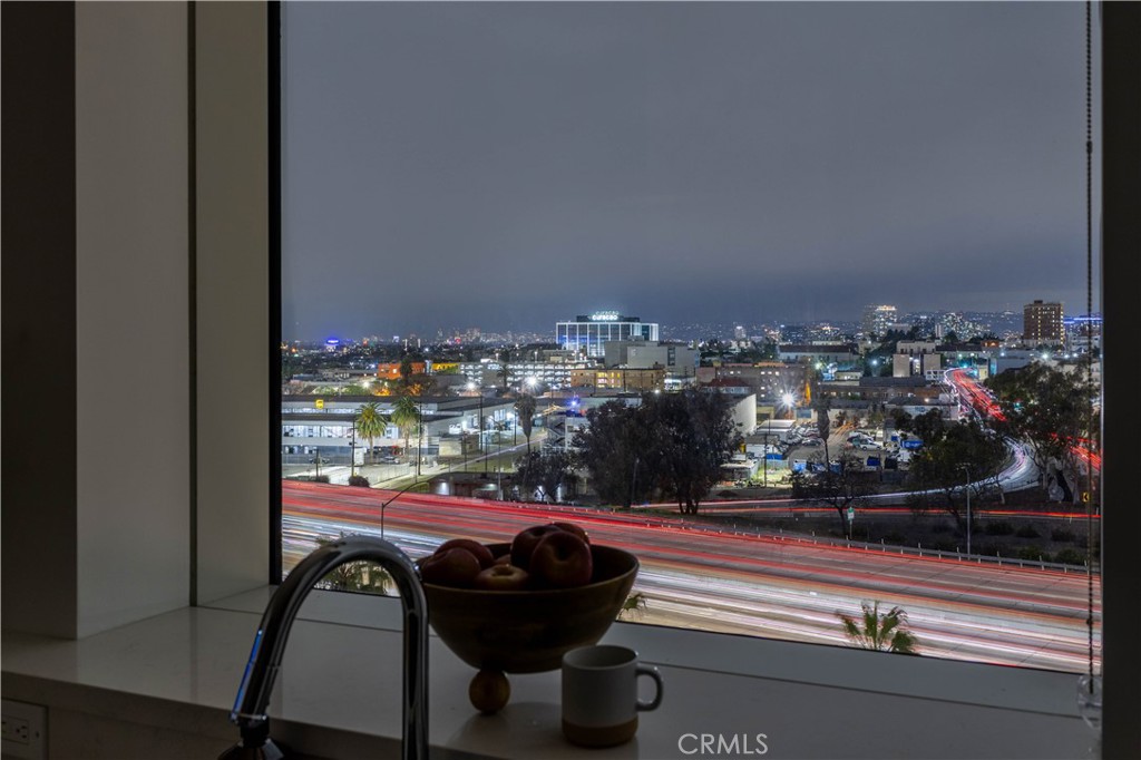 889 Francisco Street 806