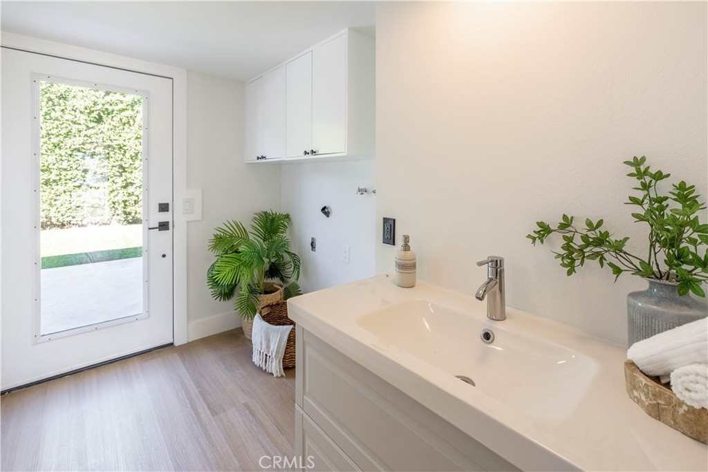 2919 E Athens Avenue