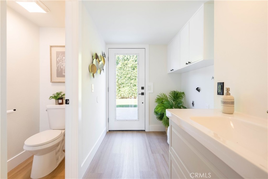 2919 E Athens Avenue