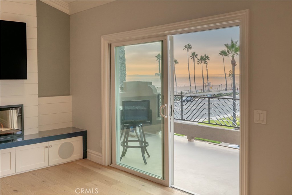 1516 Pacific Coast 304
