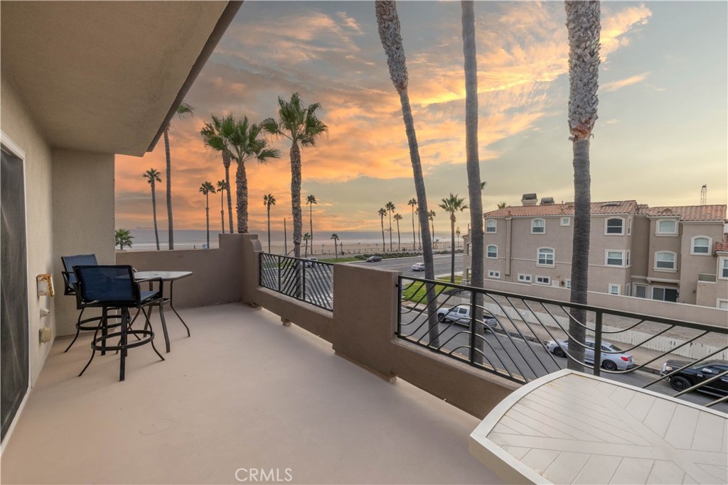 1516 Pacific Coast 304