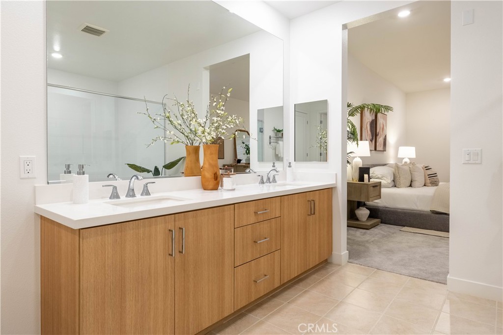 1107 Rivington