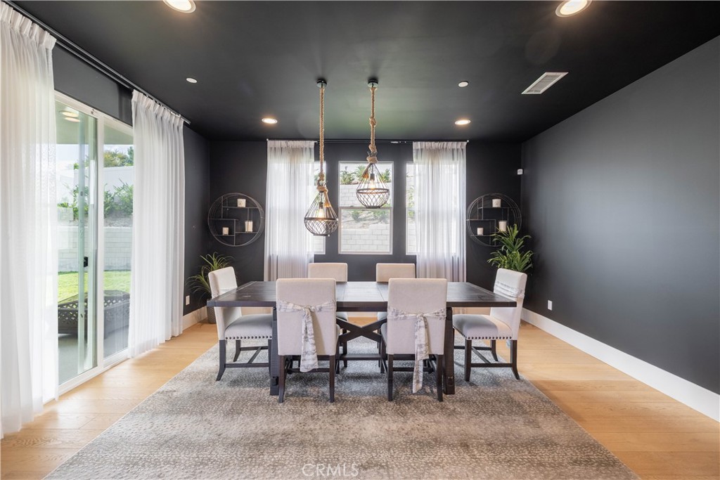 18806 Winnwood