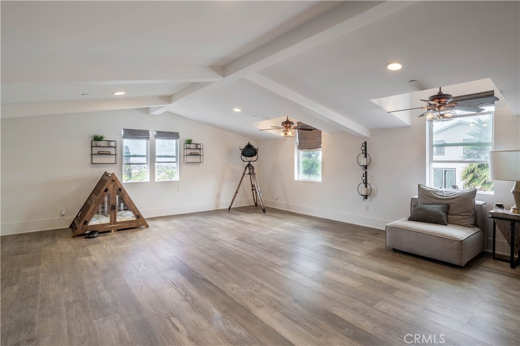 18806 Winnwood