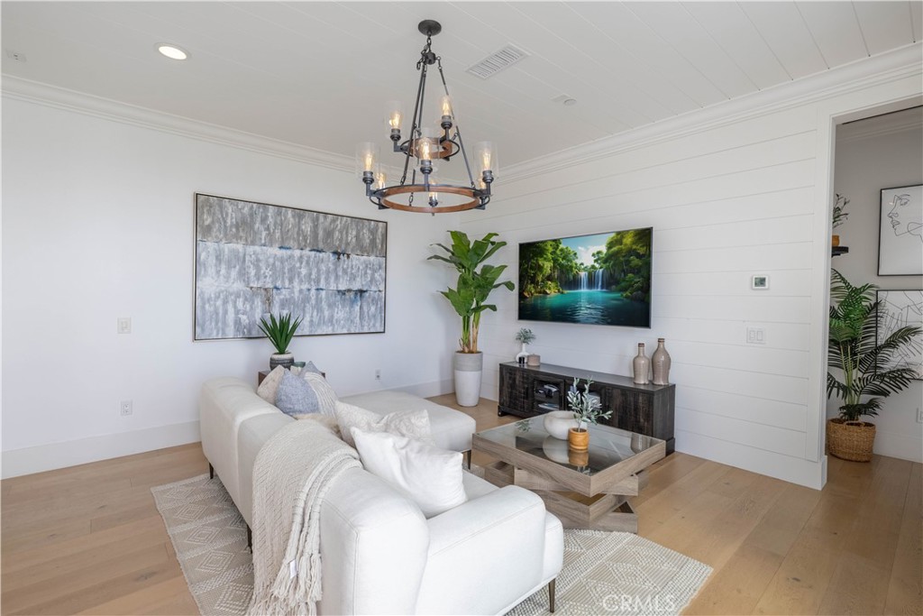 18806 Winnwood