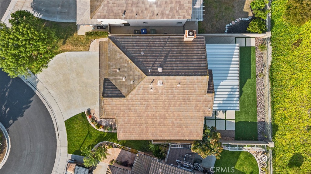 2688 N Bentley