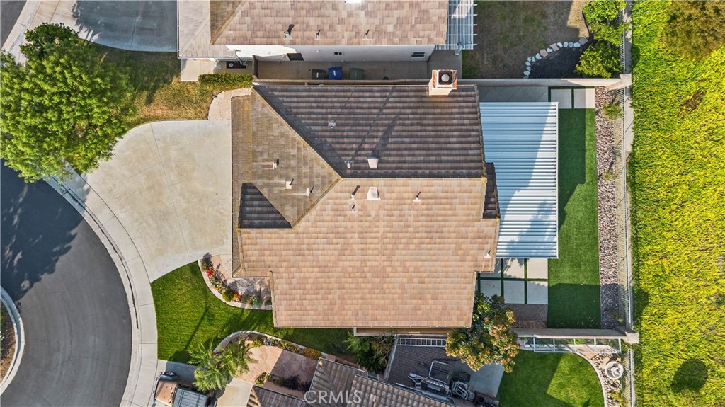 2688 N Bentley