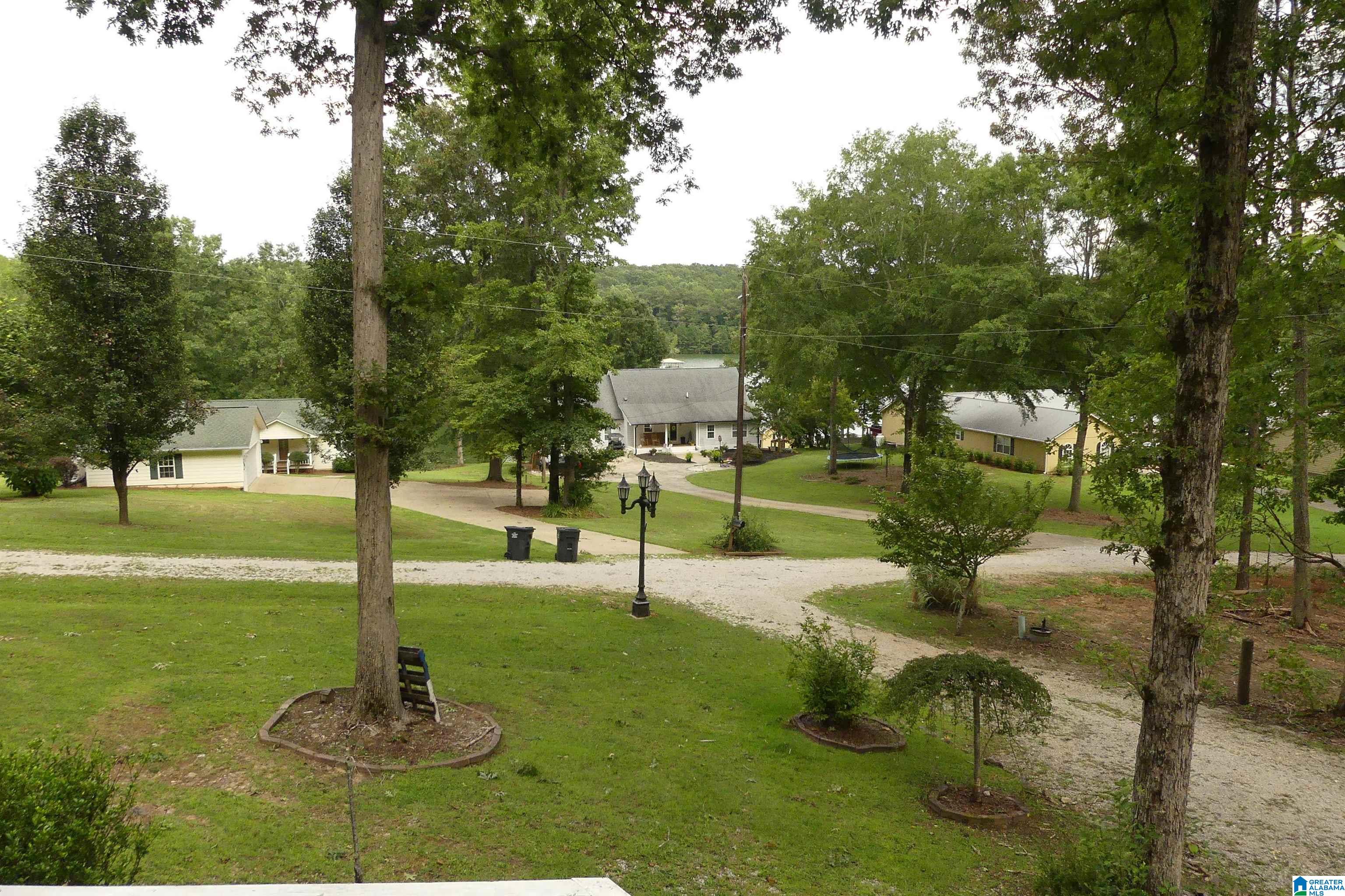 735 HOLLIDAY DRIVE