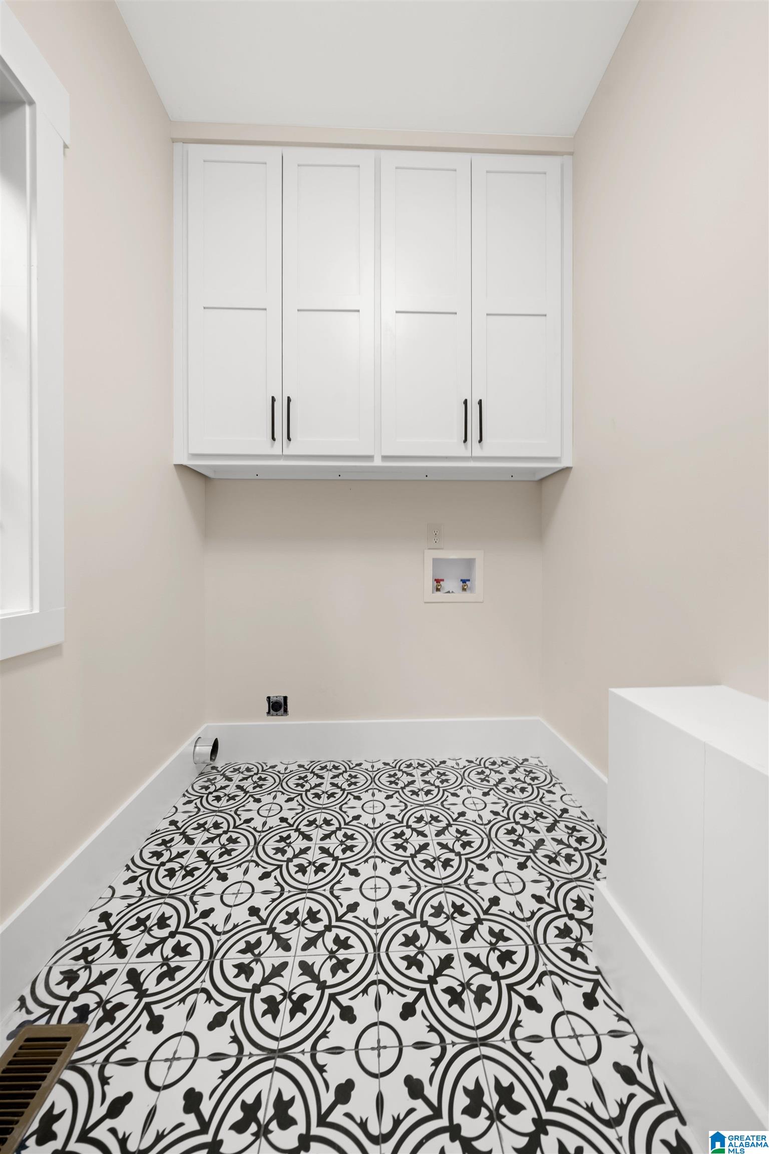 319 COUNTY ROAD 2404