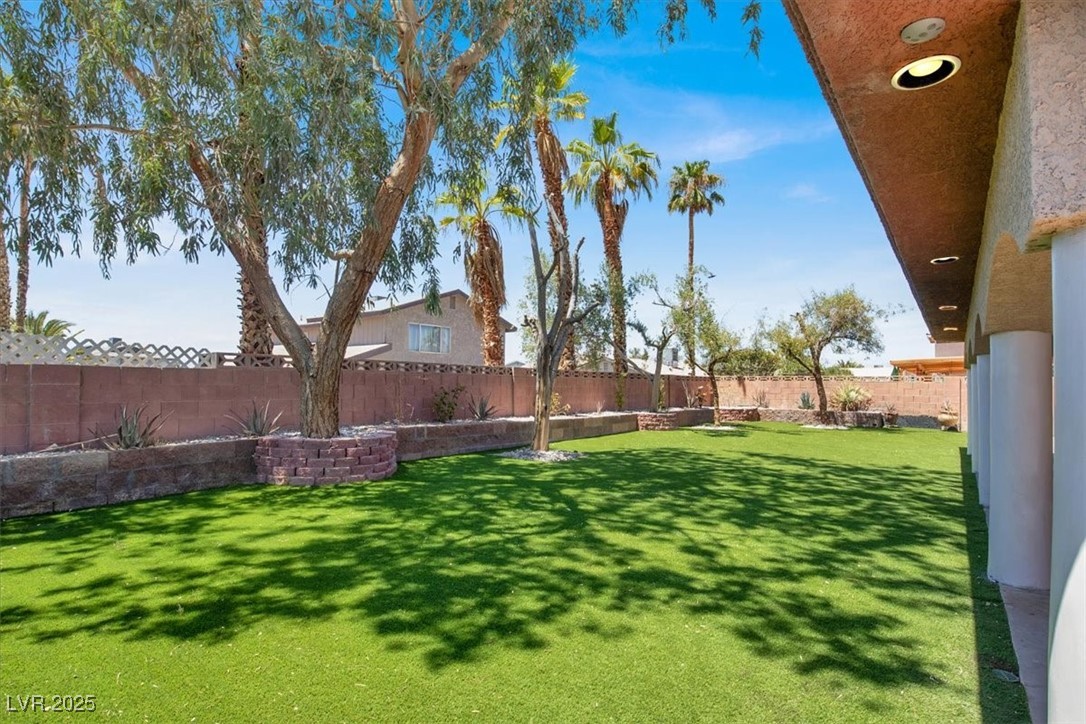 1713 Eddingham Court