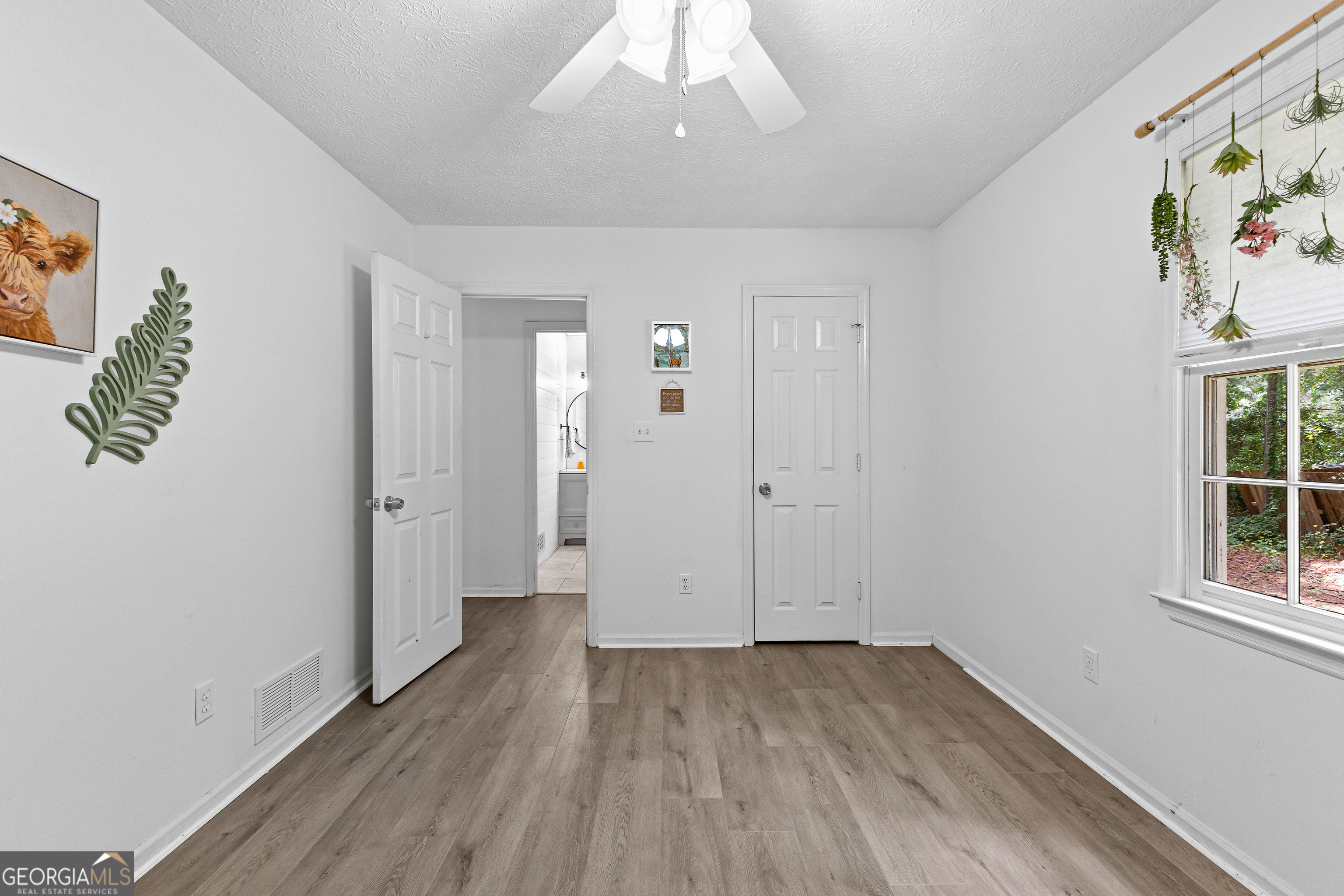 1468 Highway 41 N