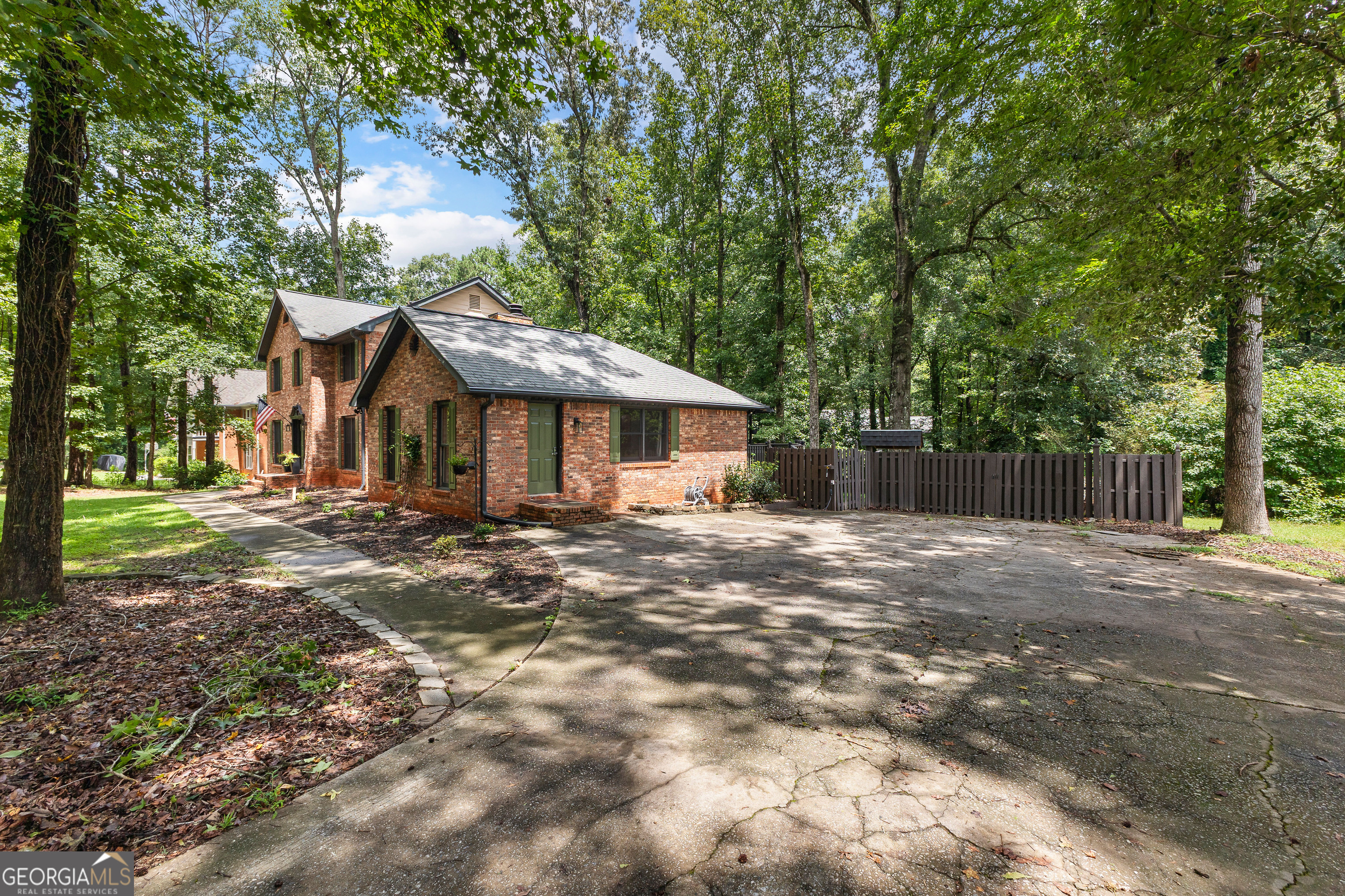 220 Essex Circle