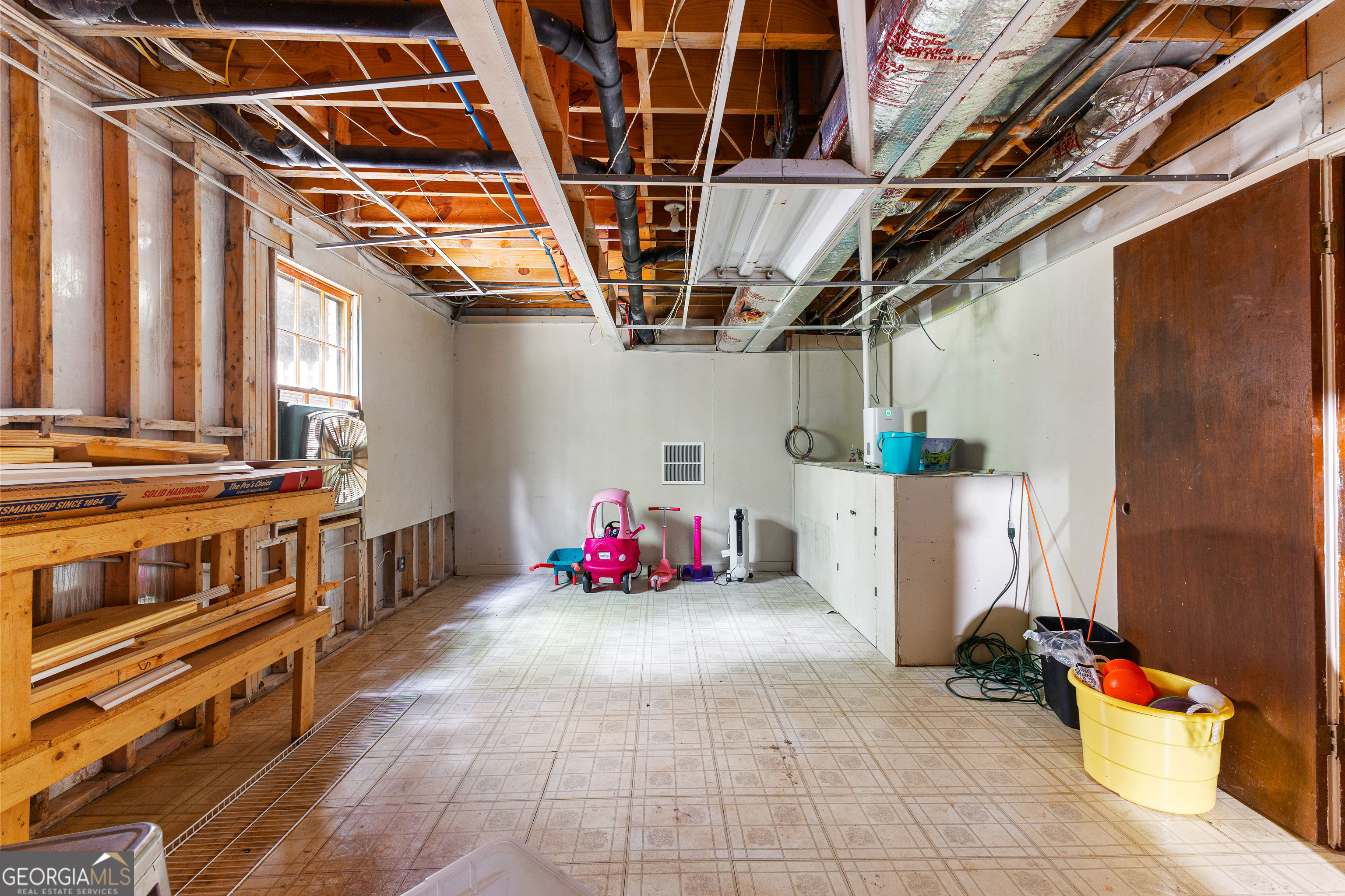 220 Essex Circle