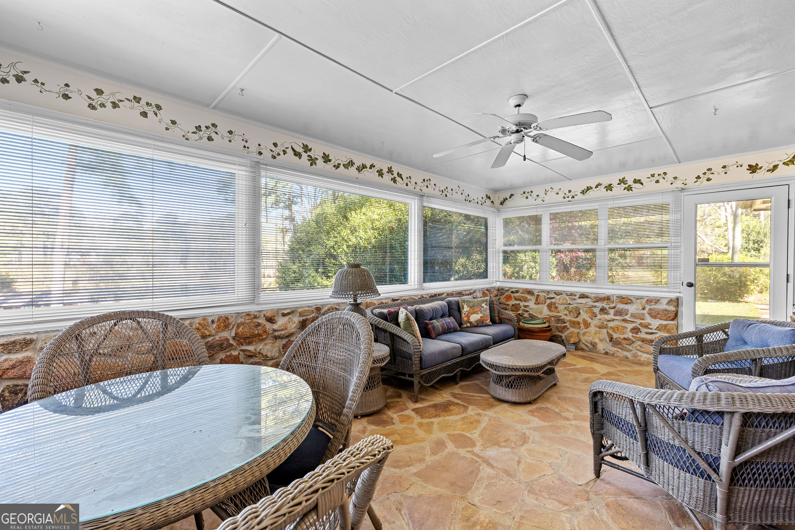 1107 Highway 92 S