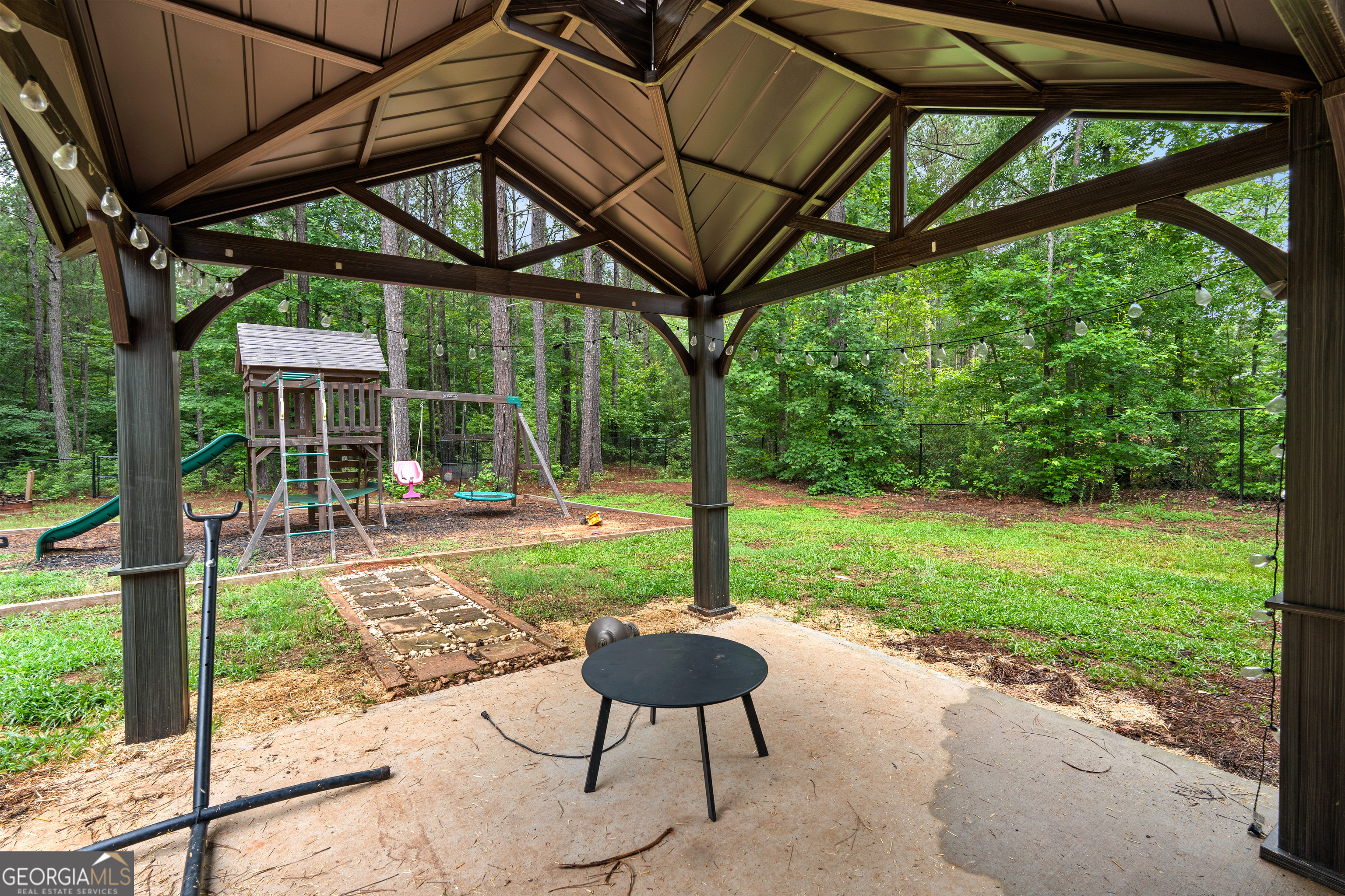 464 Evelyn Drive