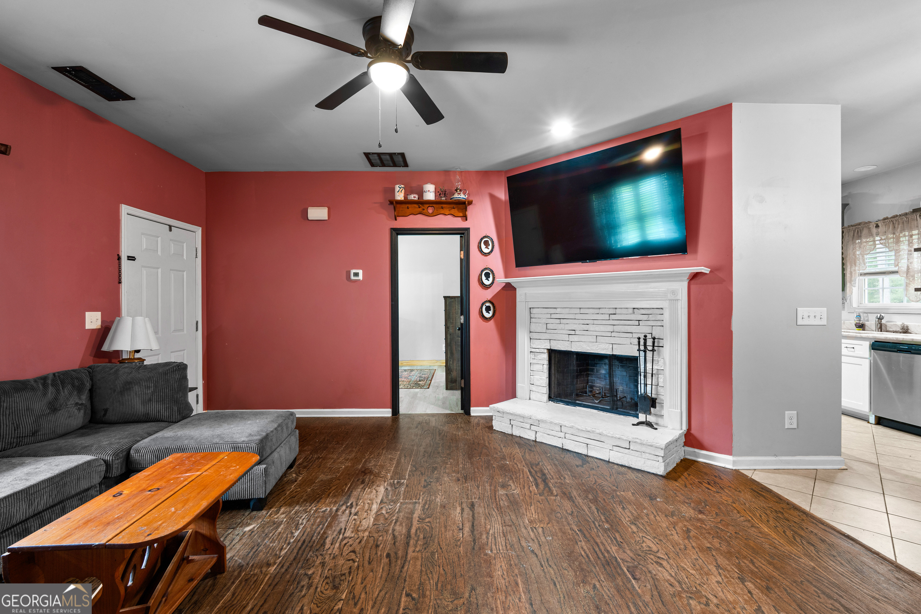 464 Evelyn Drive