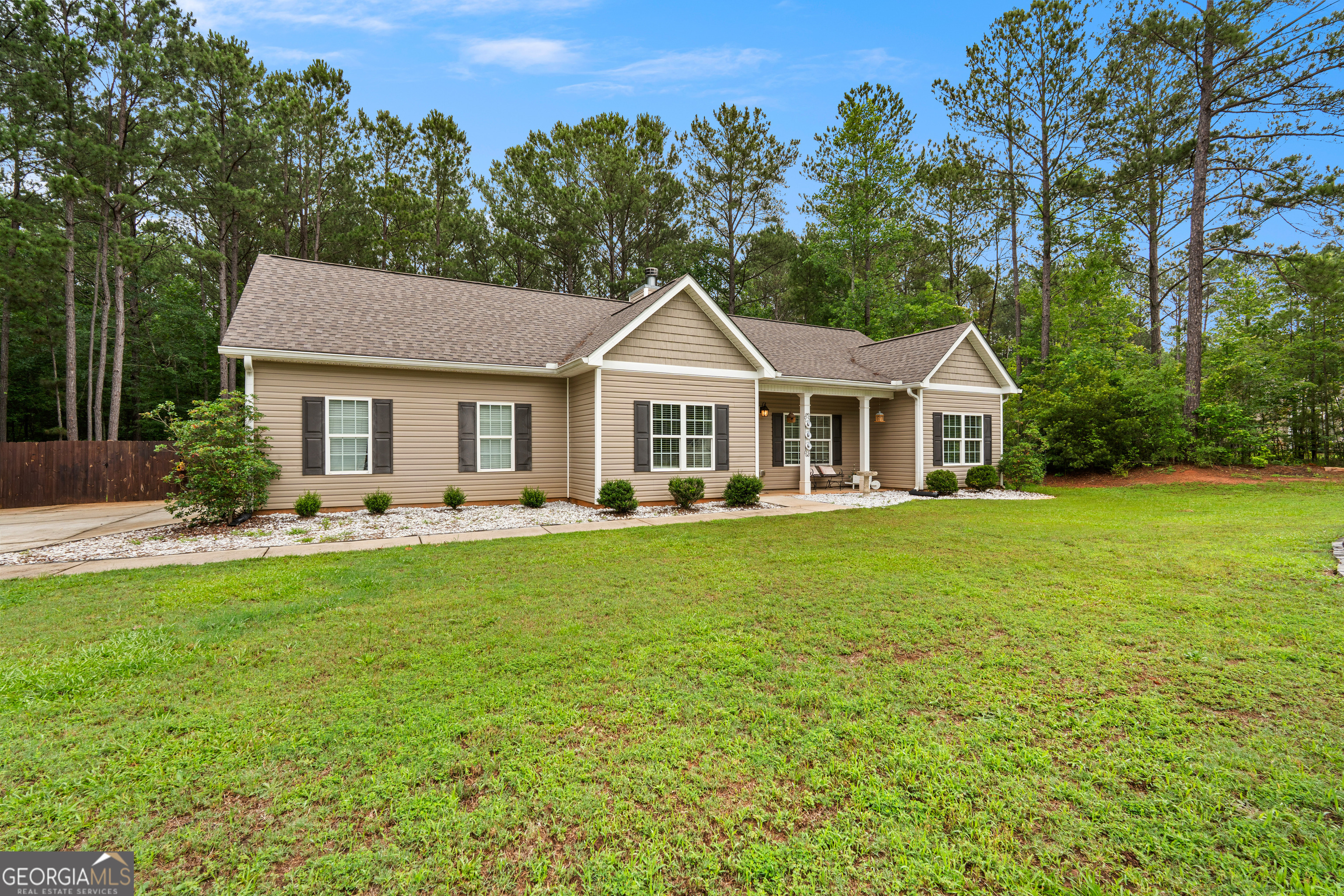 464 Evelyn Drive