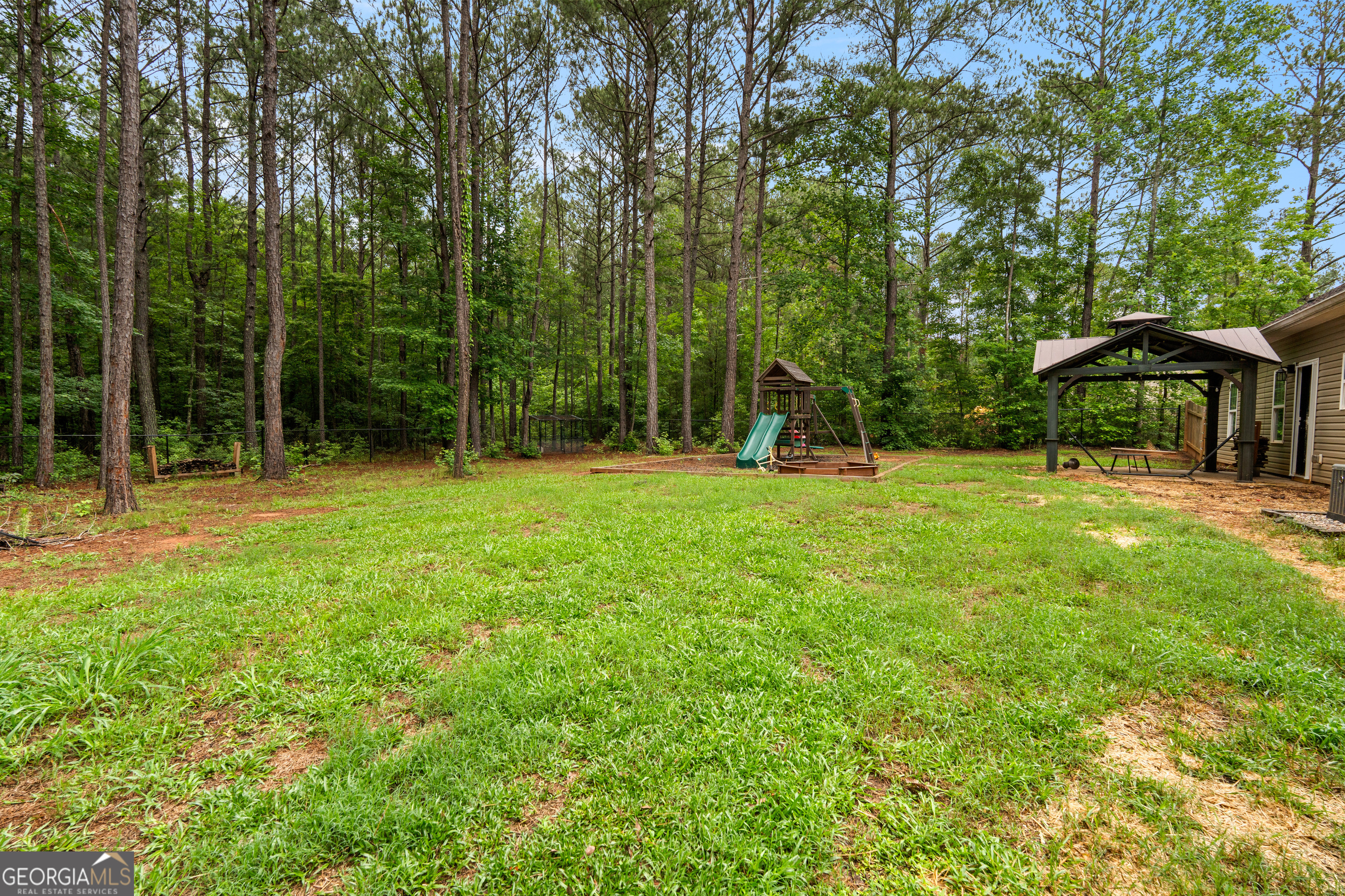 464 Evelyn Drive