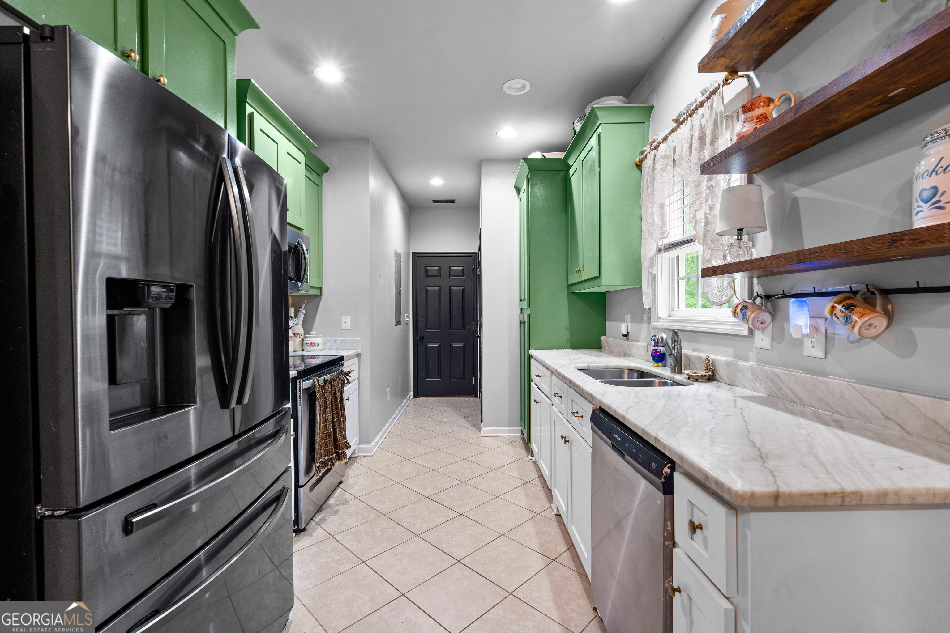 464 Evelyn Drive
