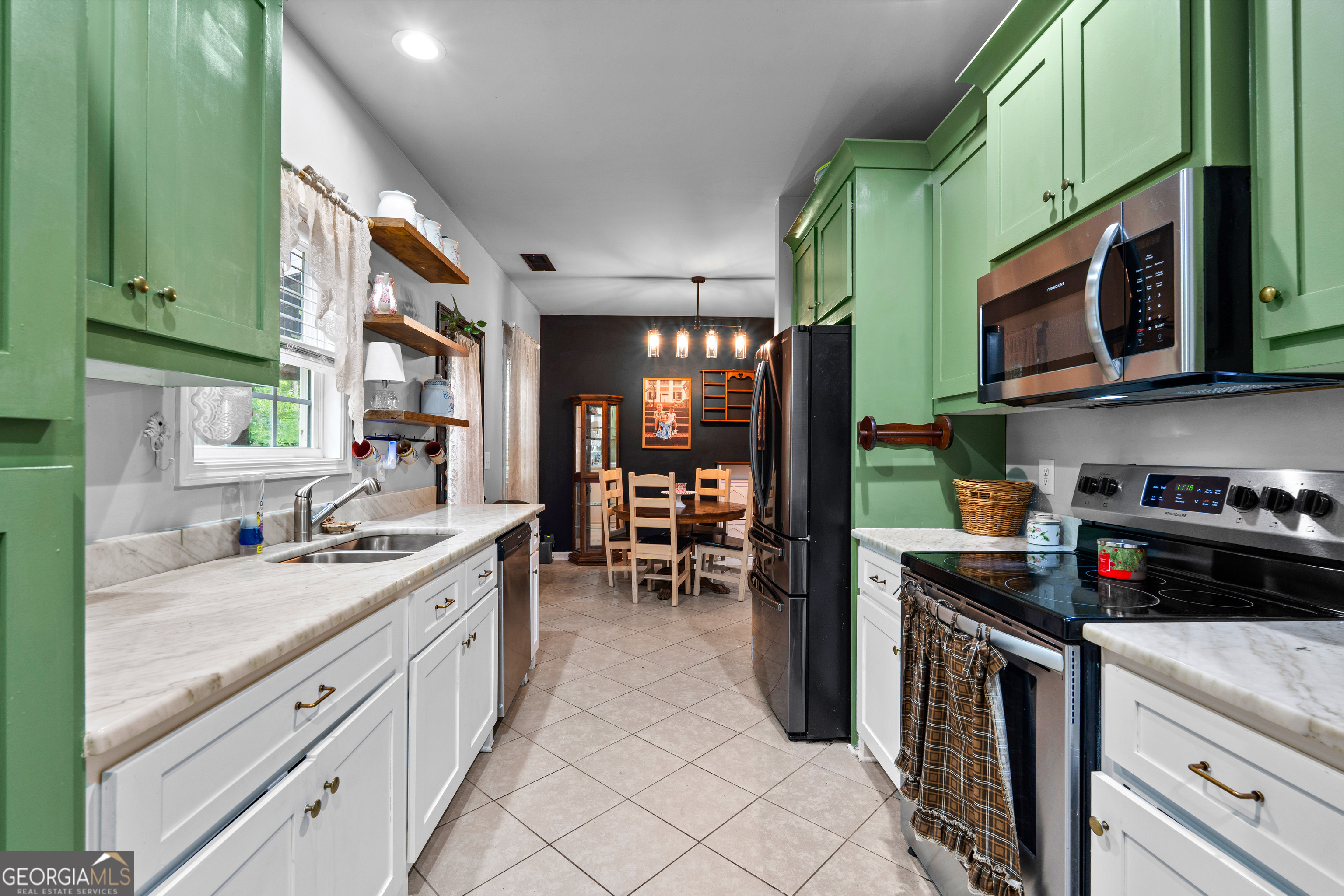 464 Evelyn Drive