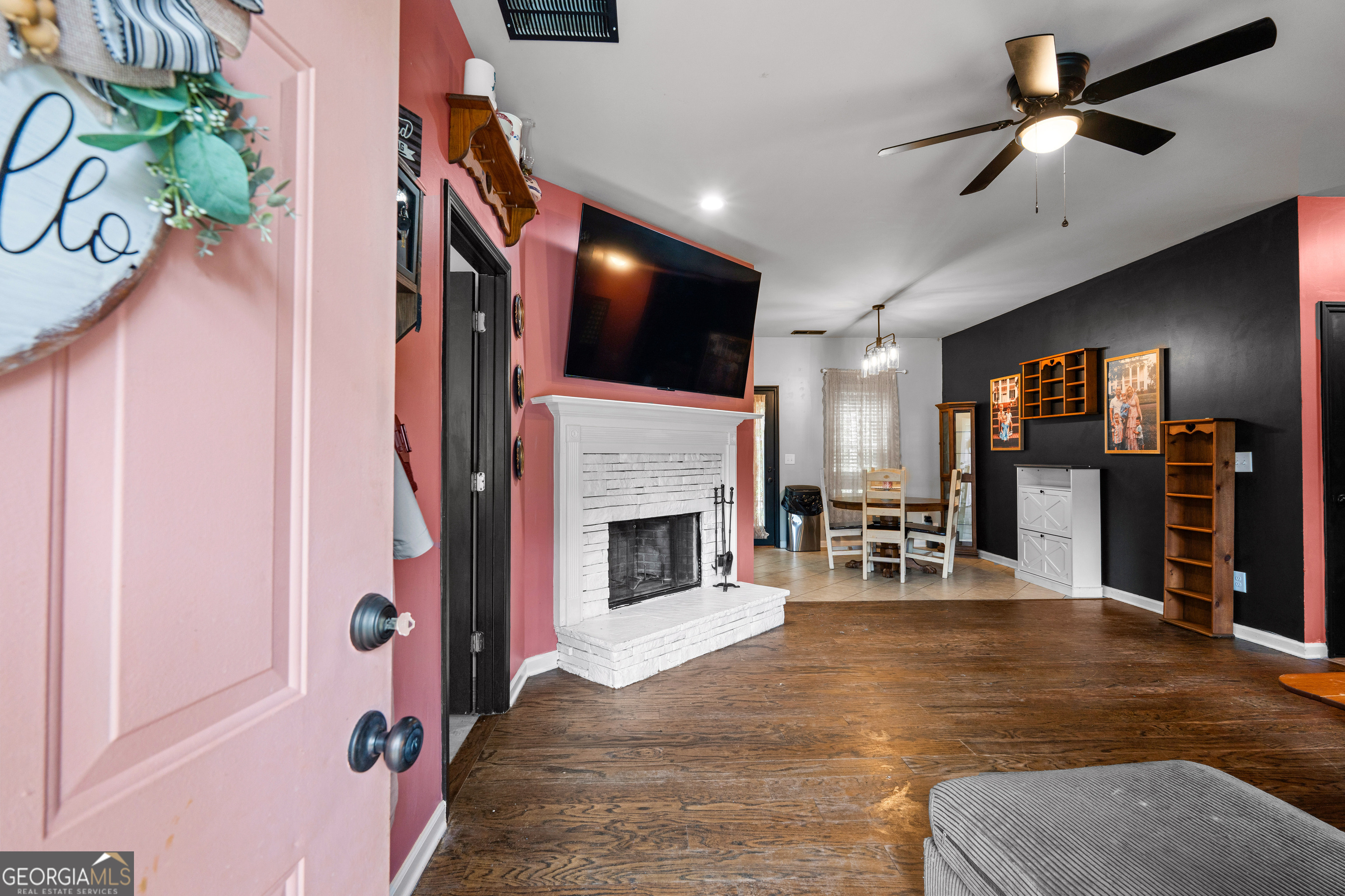 464 Evelyn Drive