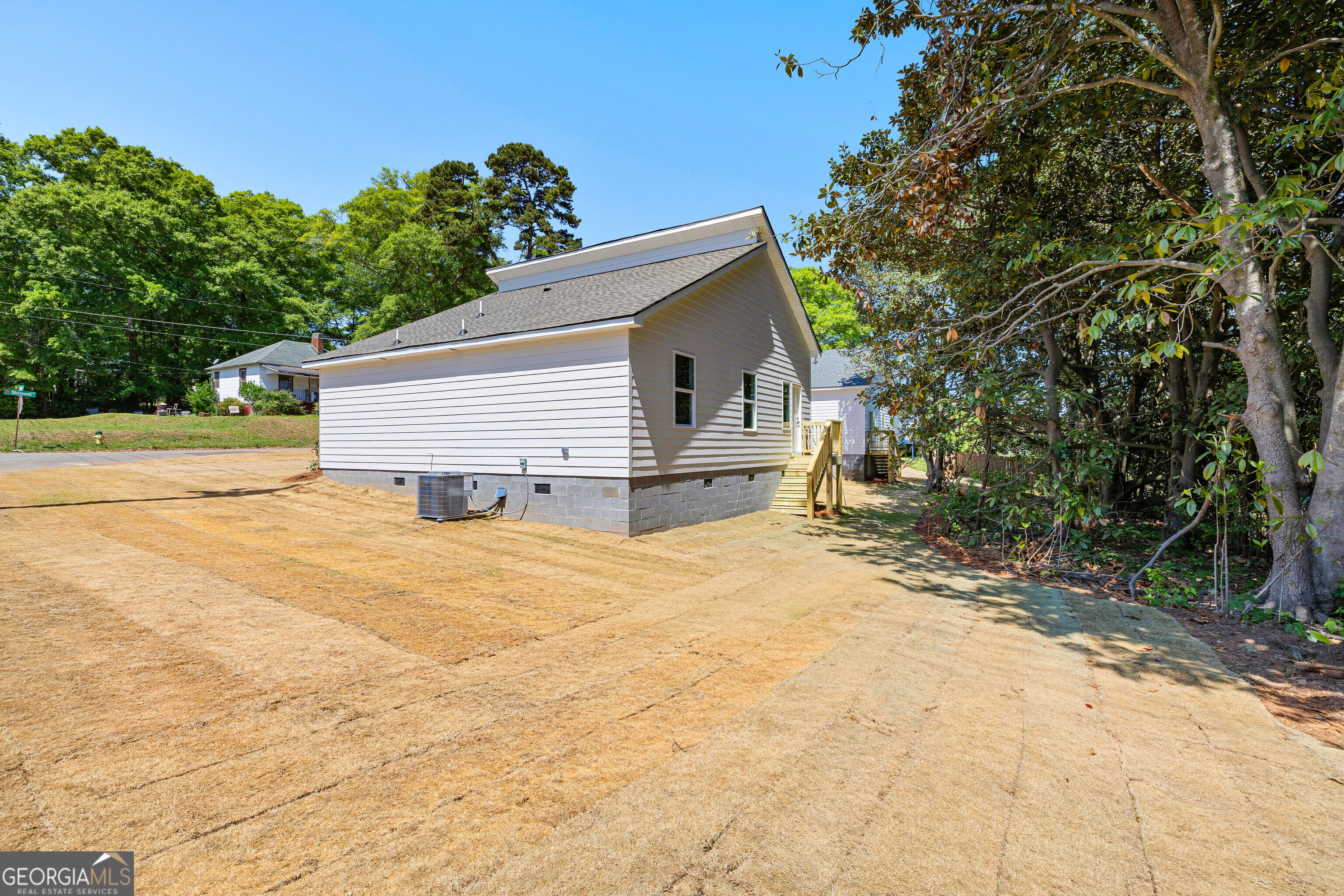 1302 4TH AVE Stonewall Street