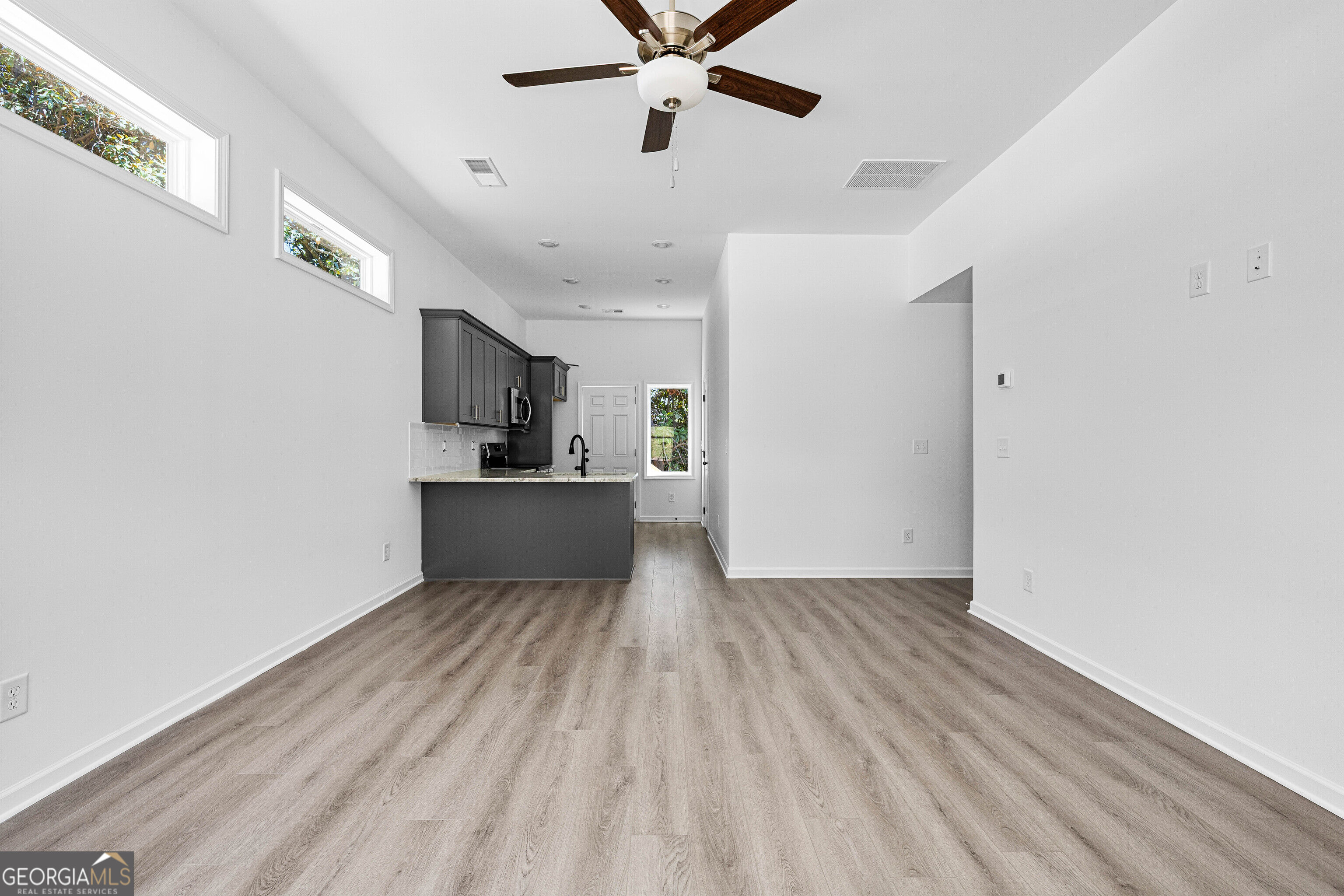 1302 4TH AVE Stonewall Street