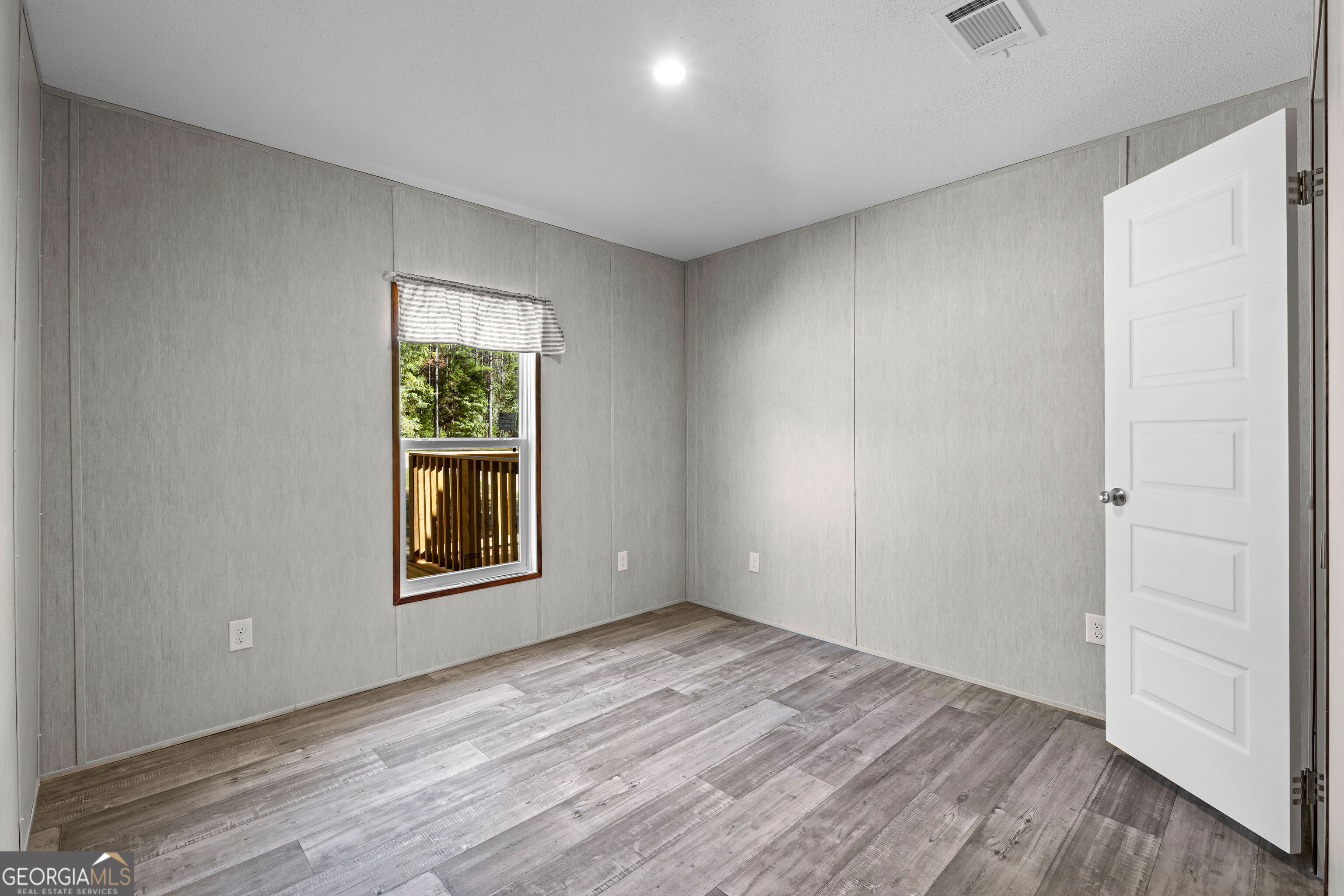 121 Oak Grove