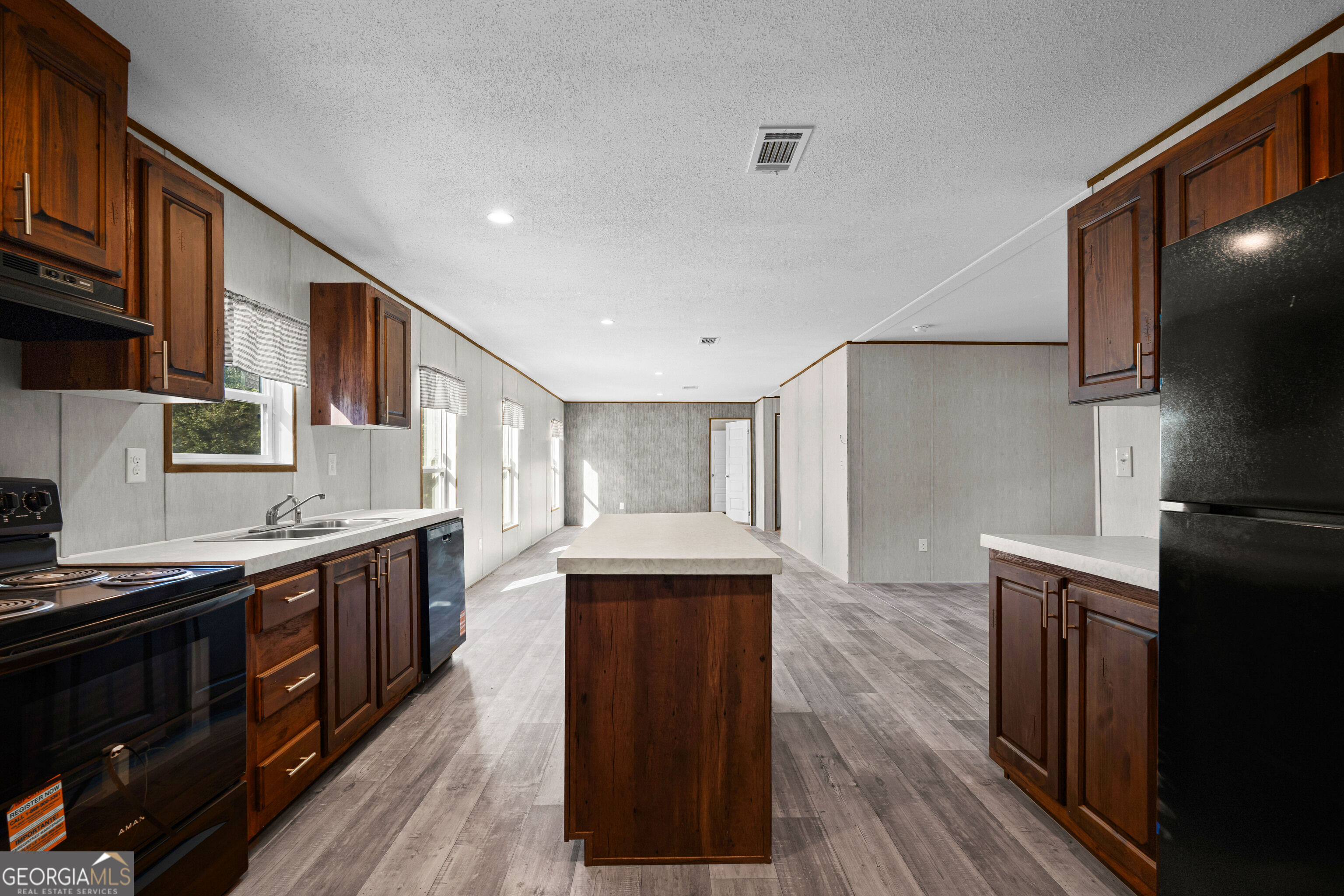 121 Oak Grove