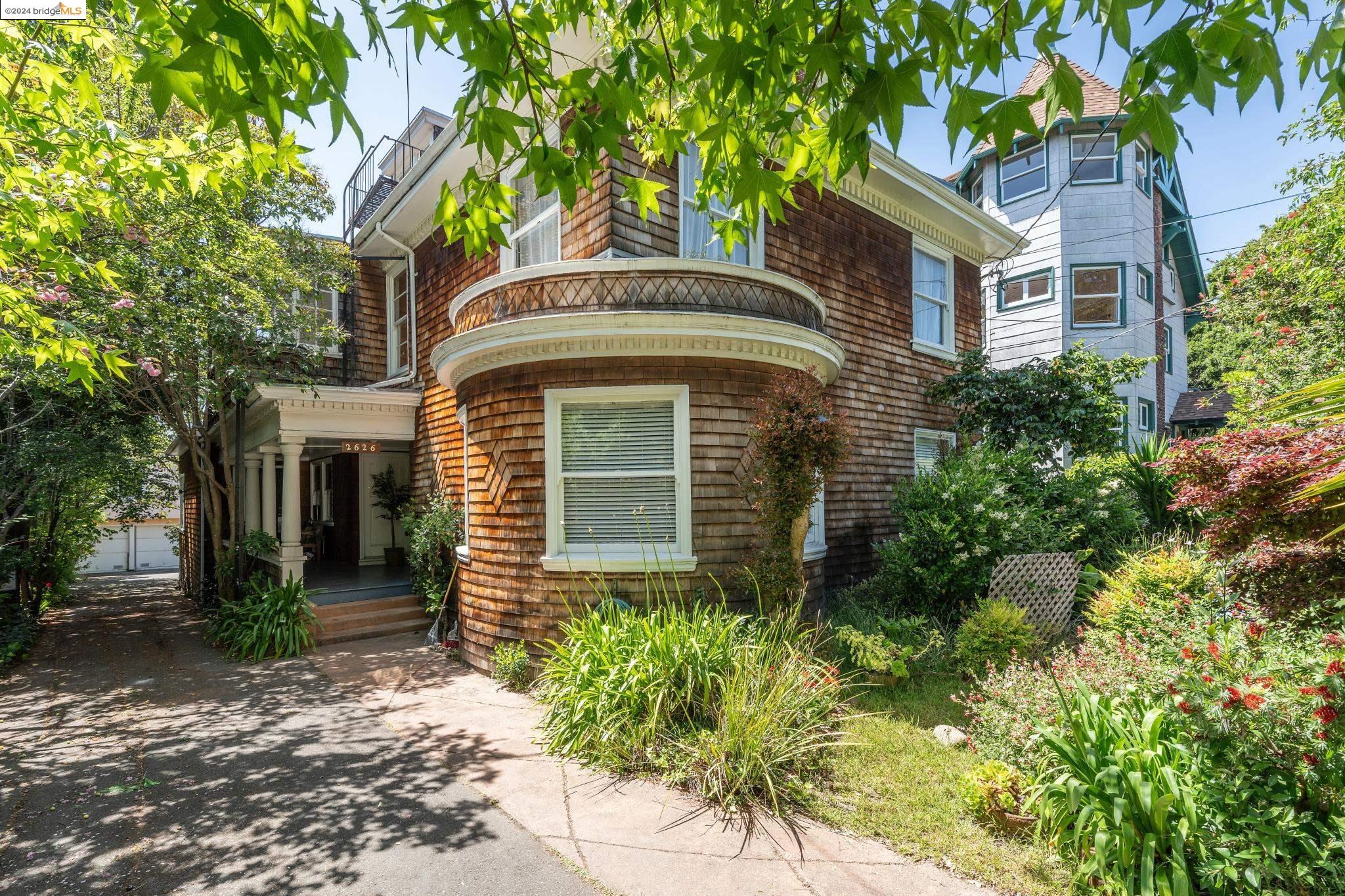 2626 Benvenue Ave # 4